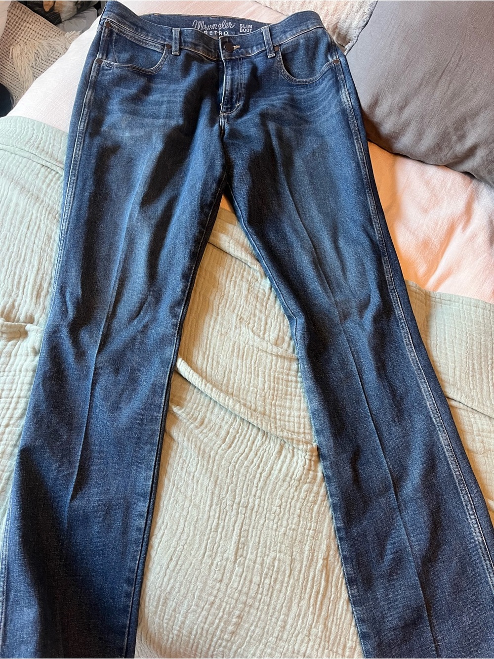 Wrangler Men’s Bootcut Jeans in Dark Blue Wash